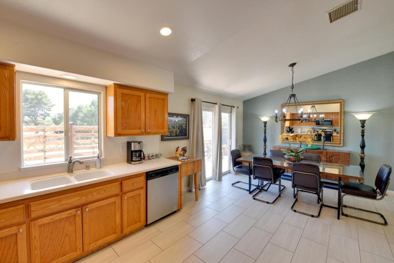 Updated Abode 22 Mi To Joshua Tree National Park! Morongo Valley Exteriér fotografie